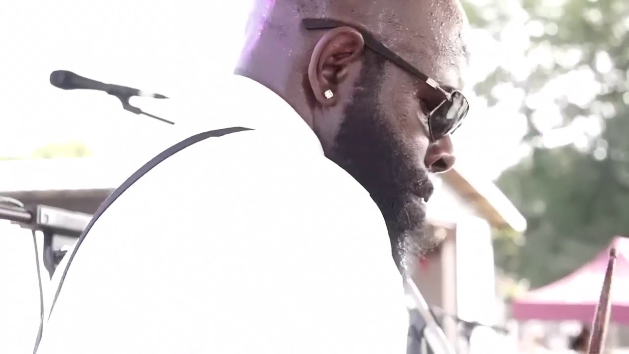 Promotional video thumbnail 1 for Los Brown