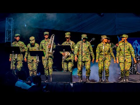 RDF Military Band ikoze agashya||Iya mbere Ukwakira bayiririmbye|Ni uburyohe mu gitaramo cy'ubutwari