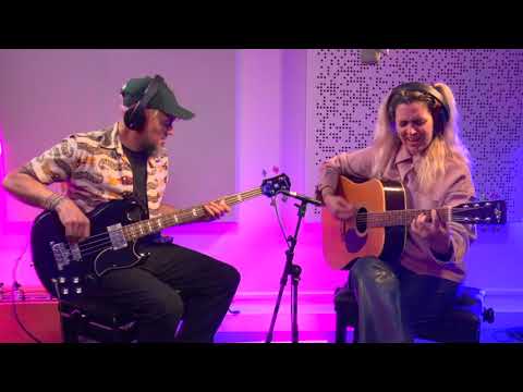 Inês Loubet  - "Ficou Áfrico"