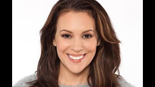 Alyssa Milano Flaunts Her Huge Size In This Bikini!—Proof In Pictures
