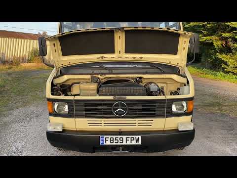 Mercedes 507D Ex Red Cross Ambulance LHD - engine