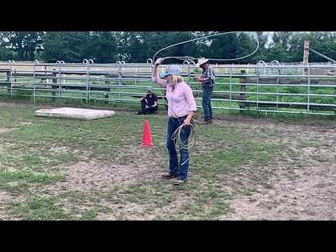 Ranch Roping Slow Motion Shot - Backhand - Nach hinten geworfen