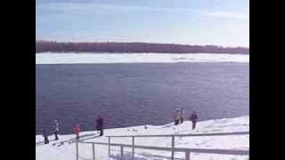 preview picture of video 'Лебеди на реке Бия. Зима.'