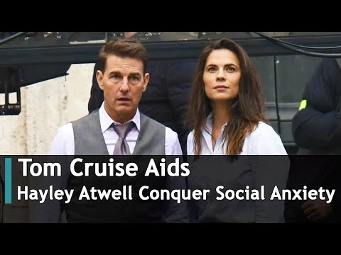 ¿Tom Cruise ayudó a Hayley Atwell a superar la ansiedad?
