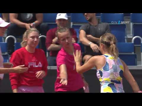 Linda Fruhvirtová (CZE) vs. Nikola Bartůňková (CZE) - 15. 6. 2020
