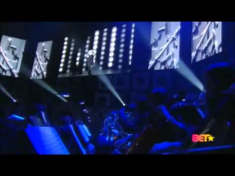 R. Kelly - When A Woman Loves Medley (Live @ Soul Train Awards)