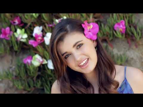 María León & Gloria Trevi - Mudanza de Hormiga / Rebecca Black - Sing It [Mute Video]