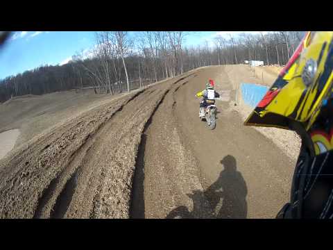 Helping a friend in need at Tomahawk MX