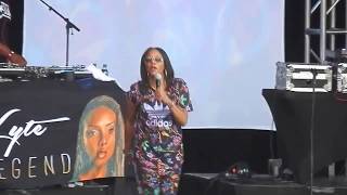 &#39;Lyte as a Rock&#39; MC Lyte - &quot;Ruffneck&quot; (LIVE)