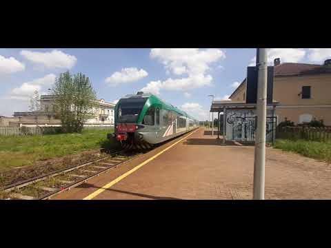 ATR125 di trenord in partenza  dalla stazione di Palestro
