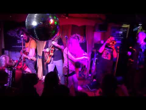 Ushti Baba live at The Bell Inn, Bath