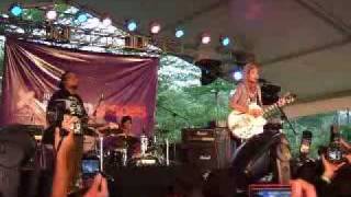 Yuna - Rocket - Live at Urbanscapes 2009