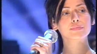 Natalie Imbruglia - Live on Jools Holland - &#39;Pigeons and Crumbs&#39; - 1990&#39;s