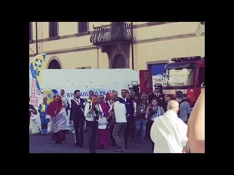 ARTEMIA PRATO - ingresso del Vescovo di Prato Mons. Nerbini in piazza del Duomo