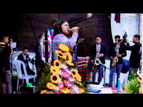 Impresionante cómo canta la Solista Lea Cristina, orquesta bendicion...!!