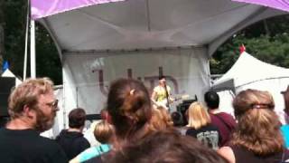 Butterfly Boucher performing &quot;To Feel Love&quot; at Lilith Fair 08.03.2010