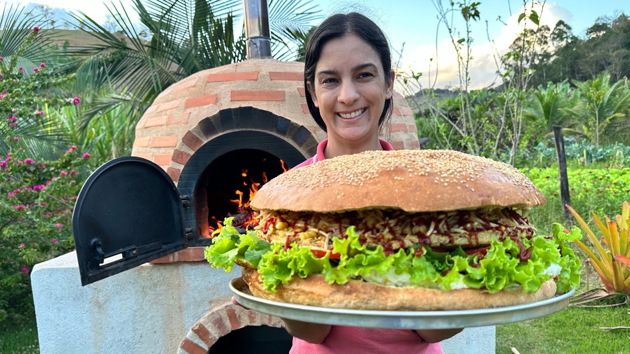 Sanduíche Gigante com Tudo do Sítio