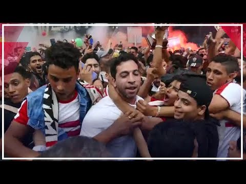 جماهير الزمالك تنهال على أحمد الأحمر بالأحضان والقبلات