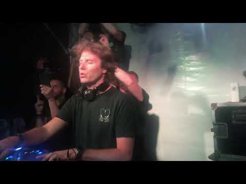 Hernan Cattaneo playing Hoten's "Blòt (Mark Craven remix)" @ Rio Square - Sydney (09/02/2019)