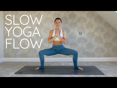 30 MIN SLOW YOGA FLOW // Gentle Full Body Stretch & Strengthen