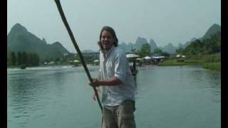 preview picture of video 'Poling the Planet - James Bayliss-Smith punting on the Yulong River in Southern China'
