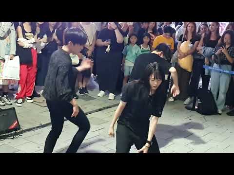 [STREET ARTIST] YU KAGAWA, HYOJIN & YOUNGWON. INTERACTIVE HONGDAE BUSKING. 230712.