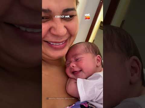 Bebê tem reação encantadora ao ouvir mãe comentar sobre maternidade