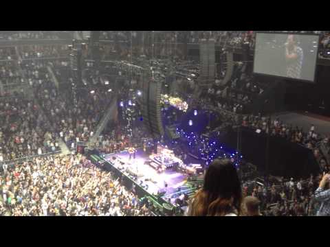 Pearl Jam - Yellow Ledbetter / Star Spangled Banner Live