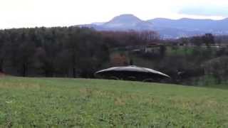 Смотреть онлайн Найдена летающая тарелка UFO