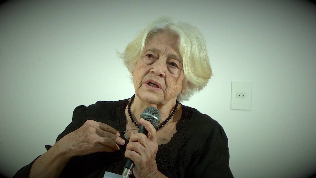 ADÉLIA PRADO EM PERDÕES - MG