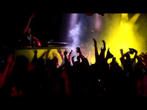 USTMTV - Gareth Emery - Tiesto - Maximal Crazy - Pacha, NYC