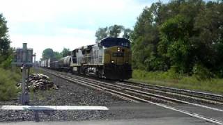 preview picture of video 'CSX Manifest Train, Lancaster, NY'