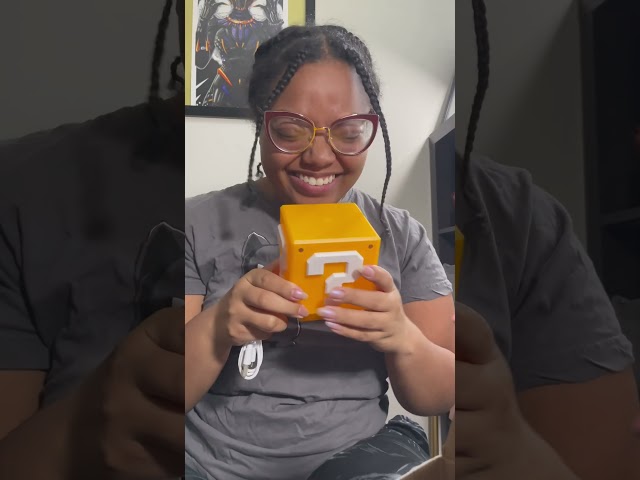 Vídeo relacionado con Paladone Luz Bloque de Pregunta Super Mario - Lámpara Oficial Super Mario, Decoración Gamer, Funciona a Pilas