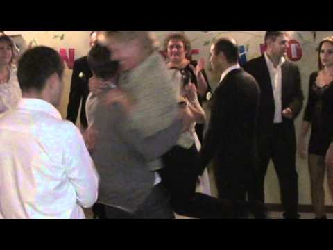 RIZI PE LA NUNTI ( FUNNY ).mp4