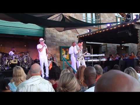 Dave Koz, Rick Braun, & Kenny Lattimore - Singing "Baby Baby" from Smokey Robinson
