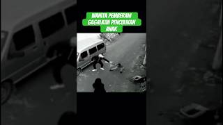 Download lagu Wanita pemberani gagalkan penculikan anak #story #crime #kejahatan #penculikananak #ceritakehidupan mp3