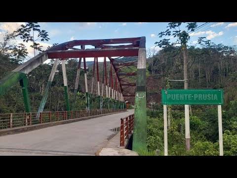 Recorriendo POZUZO en la provincia de Oxapampa en el departamento de PASCO en Peru.