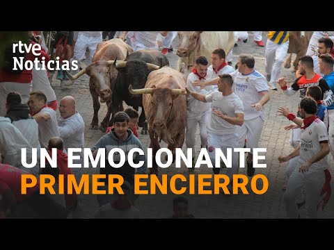 Thu July 7 2022 first encierro with Núñez del Cuvillo bulls in Pamplona