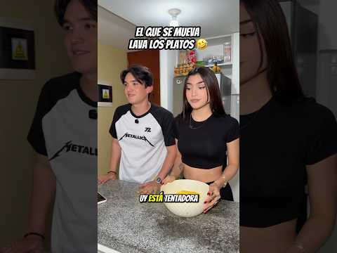 El que se mueva lava los platos 🤣#humor #comedia #novia #pareja