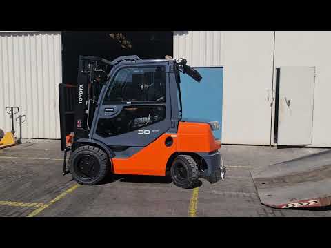 TOYOTA forklift fitted with complete cap and air conditioning.