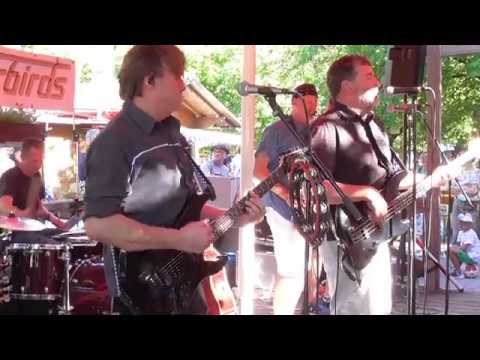 Thunderbirds 2019 im Hopfengarten - Just A Gigolo