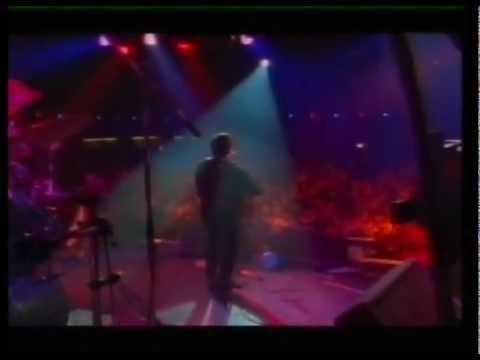 RUNRIG - CITY OF LIGHTS/DANCE CALLED AMERICA - LIVE AT BARROWLANDS 1989 - DONNIE MUNRO