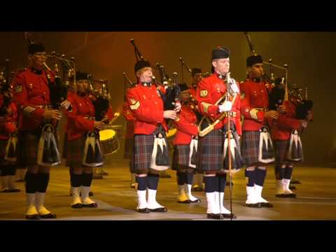 RCMP PIPES CORPS AT THE QUEBEC TATTOO 2012 - GRC CORPS DE CORNEMUSES