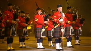 RCMP PIPES CORPS AT THE QUEBEC TATTOO 2012 - GRC CORPS DE CORNEMUSES
