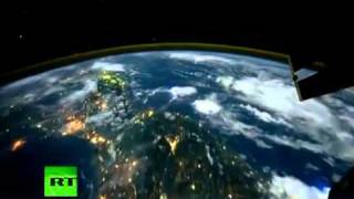 Volando fuera del planeta tierra