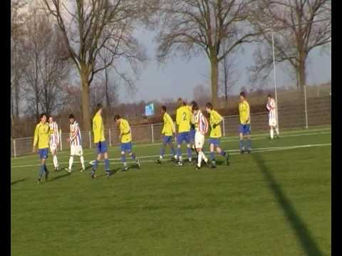Blauw Geel'38/OW B1 - Udi'19/BB B1 2-0 (Hier de 2-0 van Tjeu Adank)