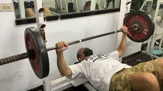 [閒聊] 黃阿文教練 71歲 臥推 70kg*12下