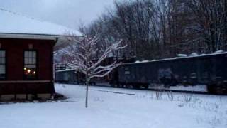 preview picture of video 'Buffalo & Pittsburgh Railroad Train Brockwayville Depot, Brockway, PA November 2008'