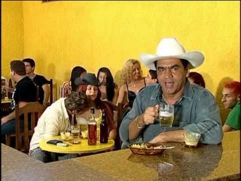 Tom  Oliveira(bebendo no cabaré)