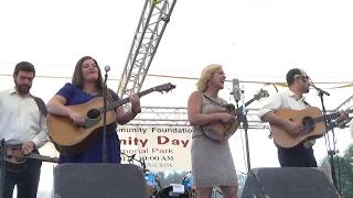 Rhonda Vincent & The Rage / Kentucky Borderline